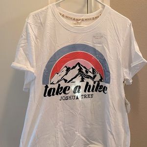 NEW with tags!! Super cute Joshua Tree graphic tee!